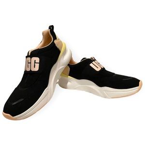BNWOT UGG LA Flex Sneakers in Black/Peach Fuzz Color - Size 10 or 41 EU